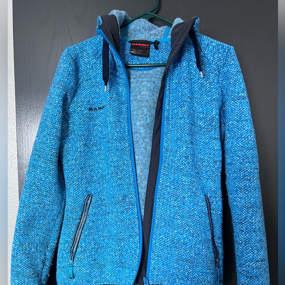 Mammut teal zip up coat.  Size medium.